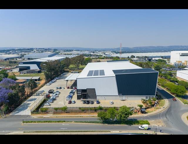 7,499M² WAREHOUSE TO LET IN LINBRO PARK